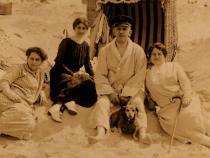 Emma Wolff (2.v.l.) und ihre Geschwister 1925 in Swinemünde