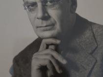 Das Bild zeigt Erwin Anton Gutkind in mittlerem Alter.