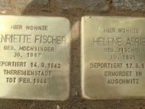 Stolpersteine für Henriette Fischer und Helene Asriel
