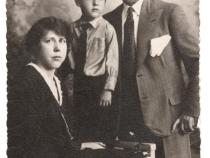 Israel Gran mit Elsa Berger und Sohn Karlheinz, um 1930 © Privatbesitz