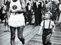 Henry Laskau mit seinem Sohn Howard 1955 © Familienarchiv von Howard und Michael Laskau