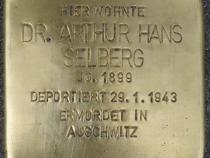 Stolperstein Dr. Arthur Hans Selberg (Bild: Stolpersteine-Initiative CW, Hupka)