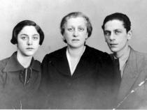 Dora Lindenberger mit Hanni und Manfred © Sammlung Michael Kreutzer