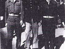 Manfred und Harry Nomburg mit einem Freund aus früheren Zeiten, Berlin Mai 1946 Bild: privat