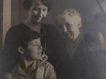 Peter Gutkind mit seiner Mutter, Margarete Gutkind und seiner Großmutter, Marie Clara Jaffé