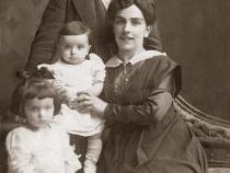 Gerson Elias und Sara Feinberg mit den Kindern Dora und Yitzchak