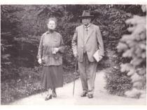 Ruscha mit Ehemann Julius Schlesinger Bild: Familienbesitz