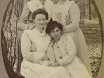 die Schwestern Kubatzky, unten rechts Anna © Deborah Kirby