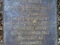 Stolperstein für Ernst Bernhard.