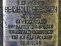 Stolperstein für Reinhold Hermann.