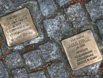 Stolpersteine für Wilhelm Machold und Julius Friede, Mehringsdamm 88